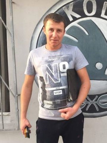 Михайло, Менеджер з продажу б/в запчастин