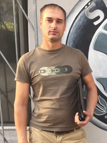 Володимир, Майстер-приймальник на СТО